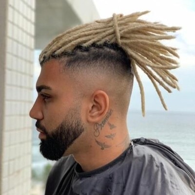 Короткие мужские дреды на теменной зоне