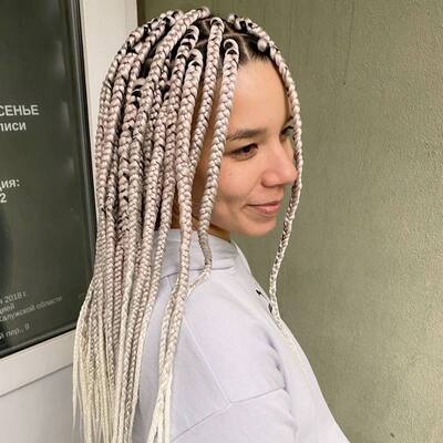 Толстые афрокосички на всю голову, вид сбоку