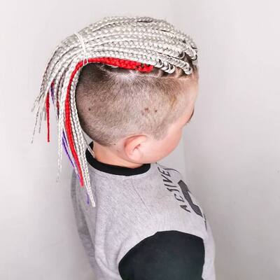 Детские афрокосички на теменной зоне в Минске — около 18 косичек, плетение для ребёнка