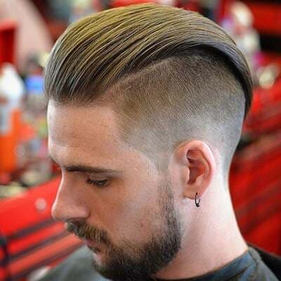 //cdn.optipic.io/site-102379/blog/men/strizhka/vidy-korotkikh-muzhskikh-strizhek/Undercut-Slick-Back.jpg