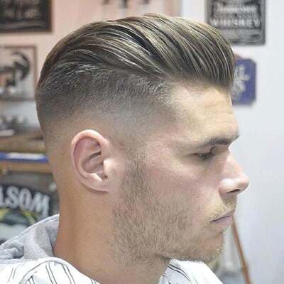 //cdn.optipic.io/site-102379/blog/men/strizhka/vidy-korotkikh-muzhskikh-strizhek/Slicked-Back-Hair-Fade.jpg