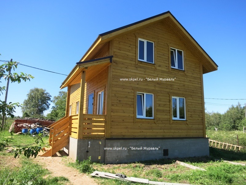 Брусовой дом в деревне Лахта