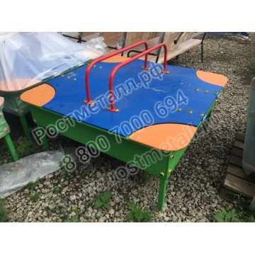 Песочница с крышкой и уголками