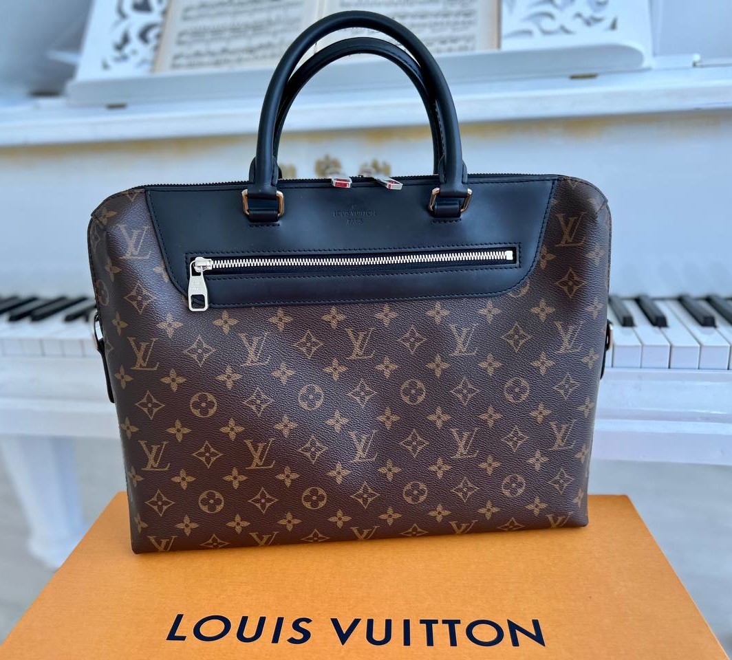 Клатч Louis Vuitton Louise EW Gold