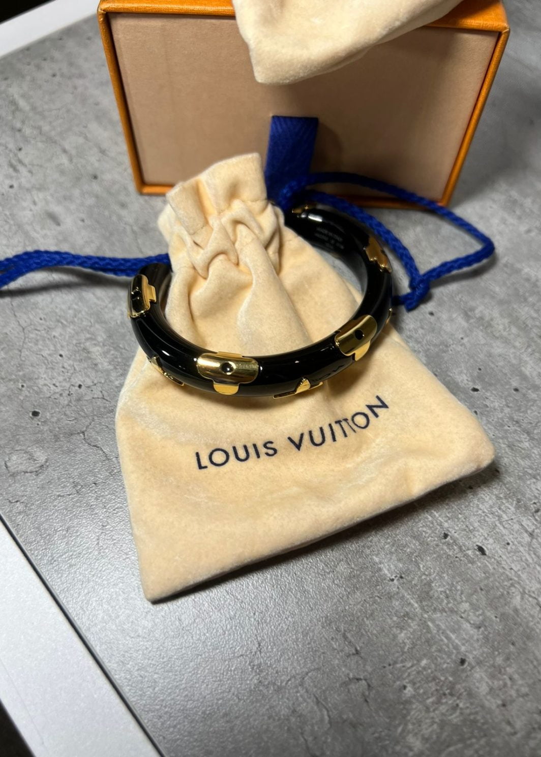 Брелок Louis Vuitton меховой