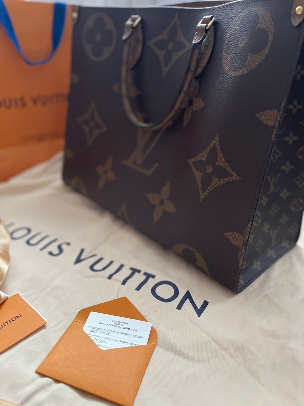 Сумка Louis Vuitton ONTHEGO GM