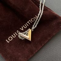 Подвеска Louis Vuitton Essential V