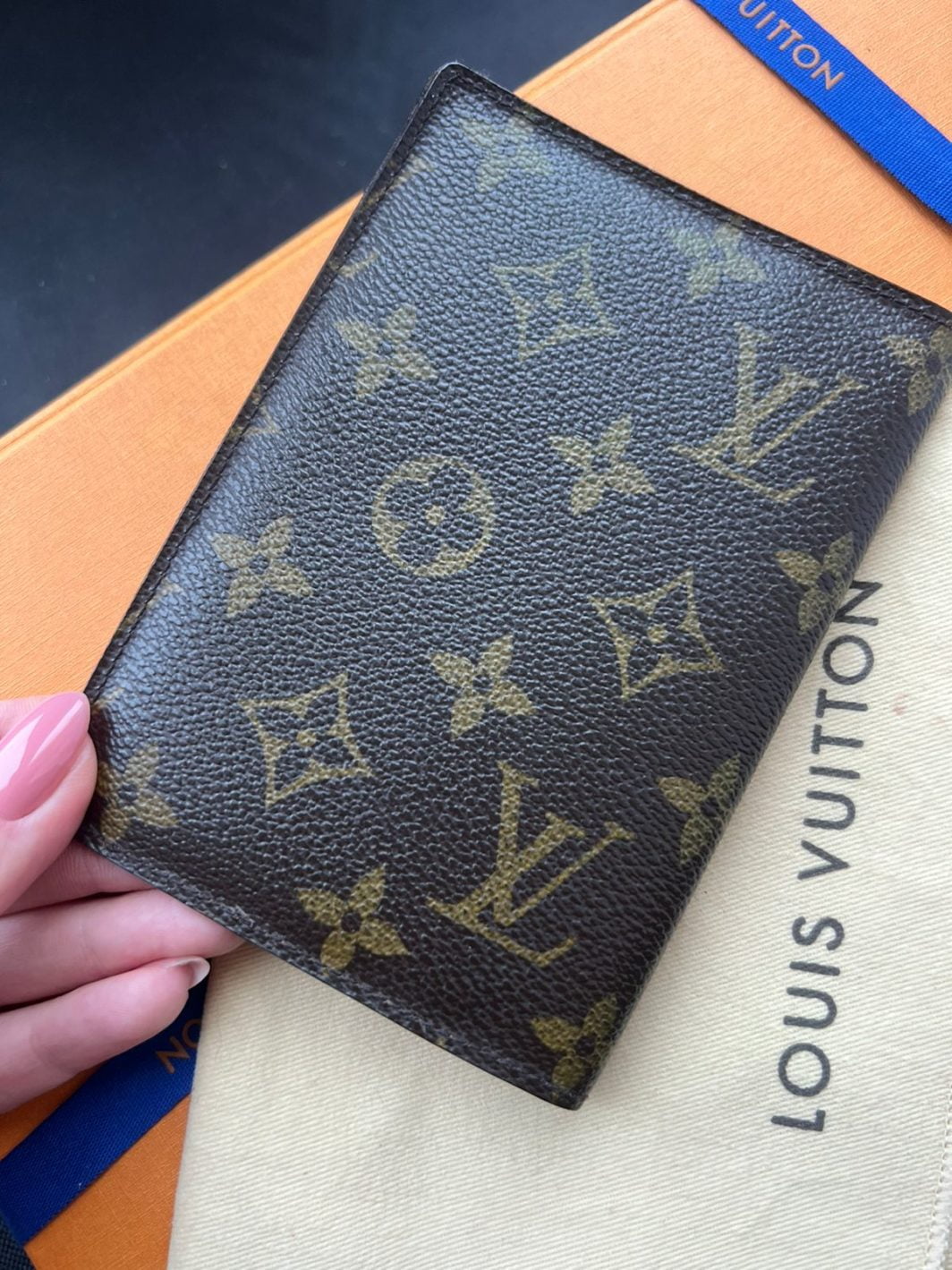 Обложка для паспорта Louis Vuitton оригинал