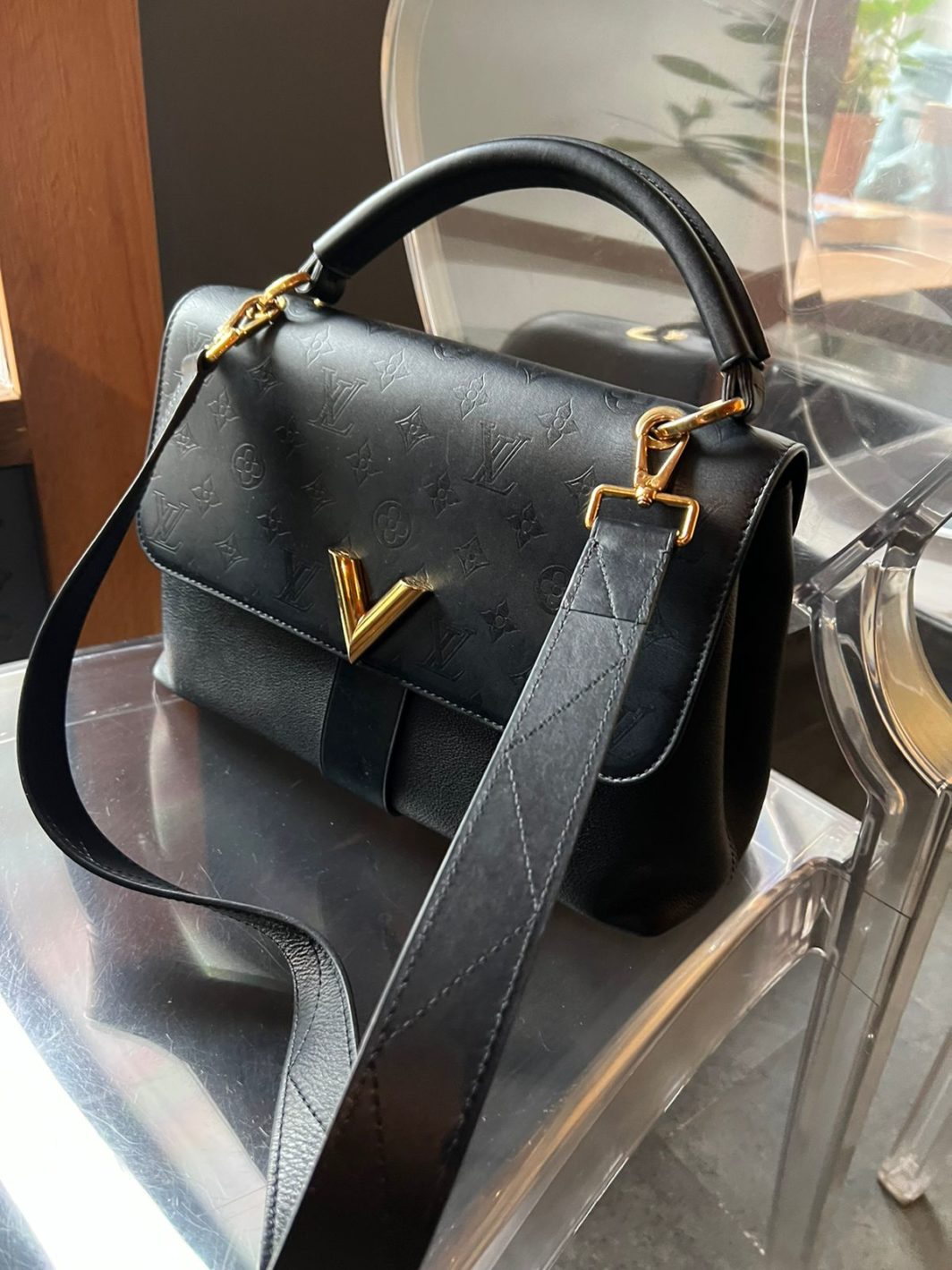 Сумка Louis Vuitton Very One handle