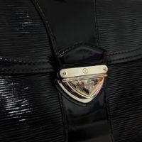 Сумка-клатч Louis Vuitton Eleva