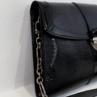Сумка-клатч Louis Vuitton Eleva