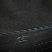 Сумка-клатч Louis Vuitton Eleva