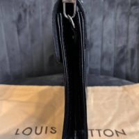 Сумка-клатч Louis Vuitton Eleva