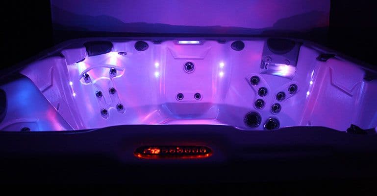Джакузи Breeze картинки Dimension one Breeze-Серия «Home Hot Tubs»