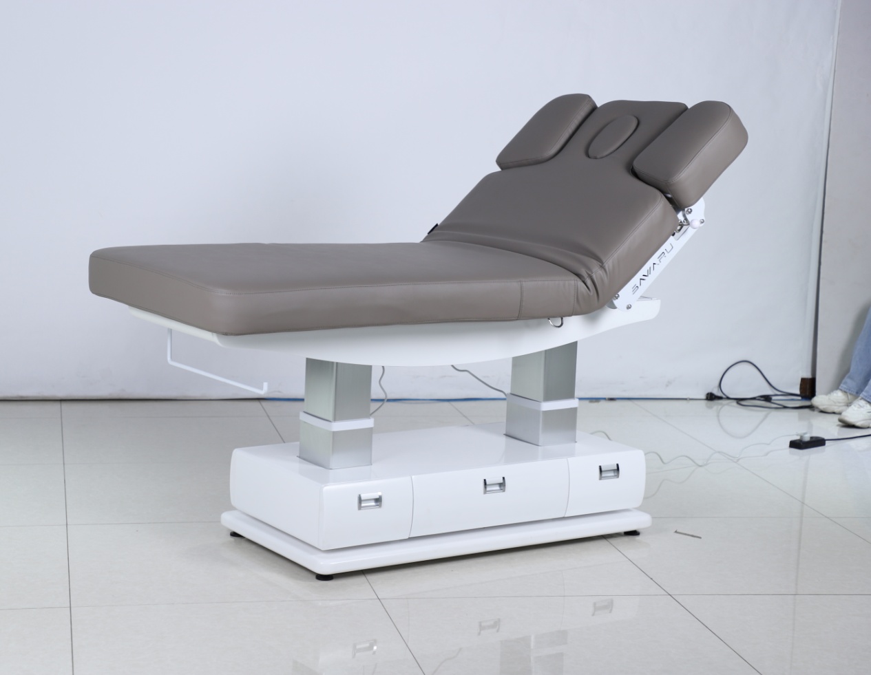Кушетка M6502 с 4 электроприводами картинки Sawaru M6502WG