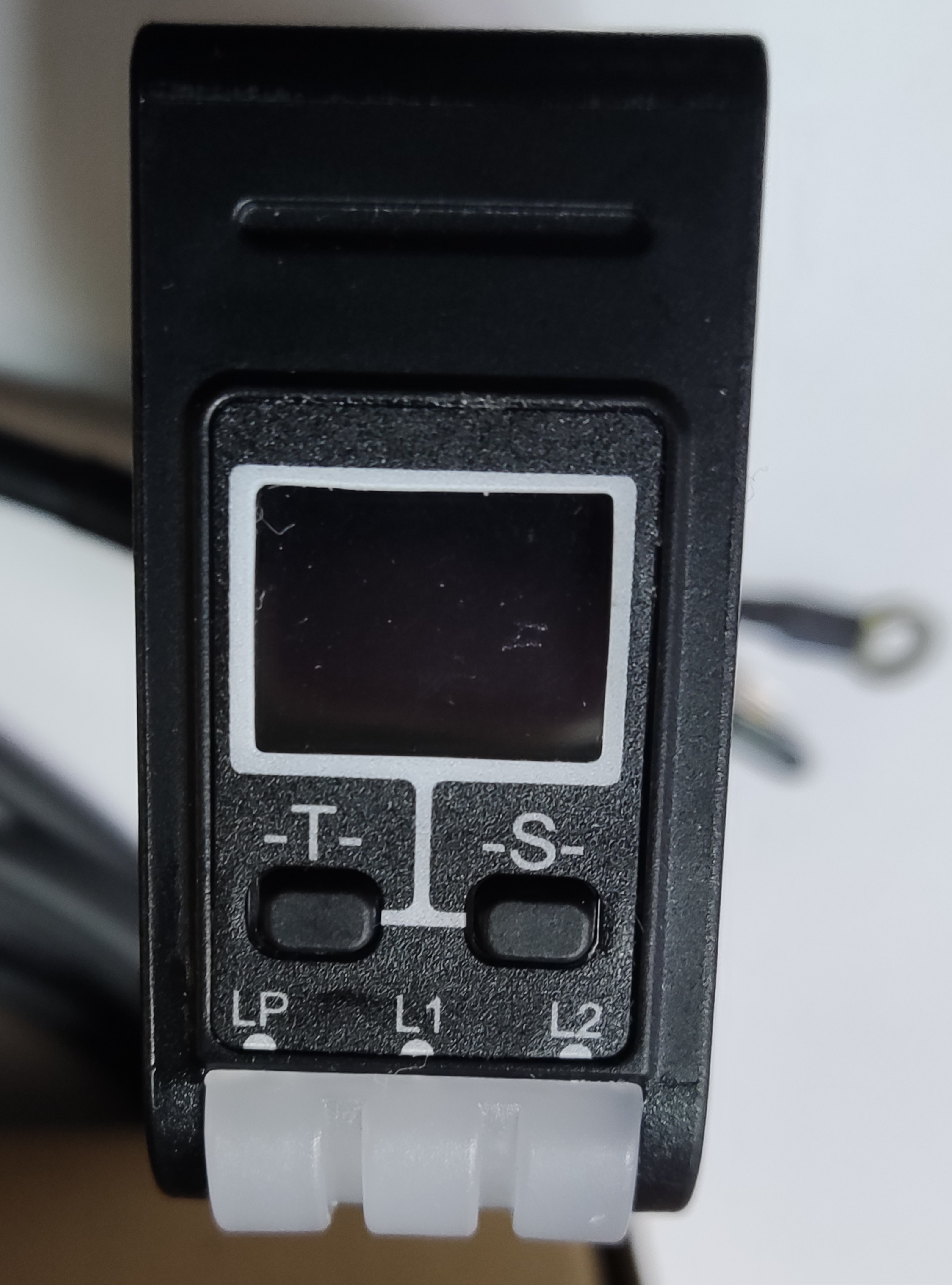 фото Оптический датчик расстояния LANBAO PDB-CM8TGI Air-po.ru Промоборудование