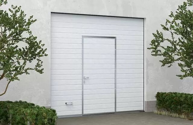 Автоматические секционные гаражные ворота с калиткой ALUTECH Trend 2750×2500 мм