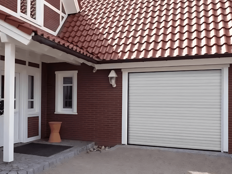 Гаражные ворота Alutech как альтернатива секционным гаражным воротам