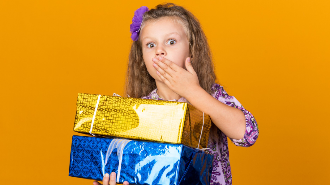 Что подарить девочке на 7 лет? Подборка из 44 удивительных идей для подарка