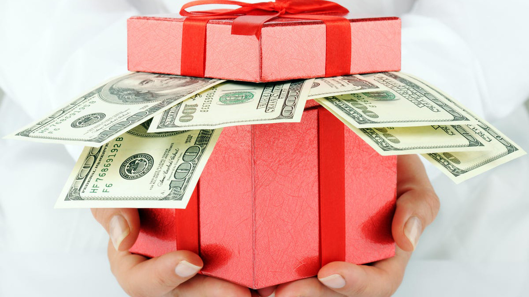 Как оригинально подарить деньги на день рождения и юбилей?
