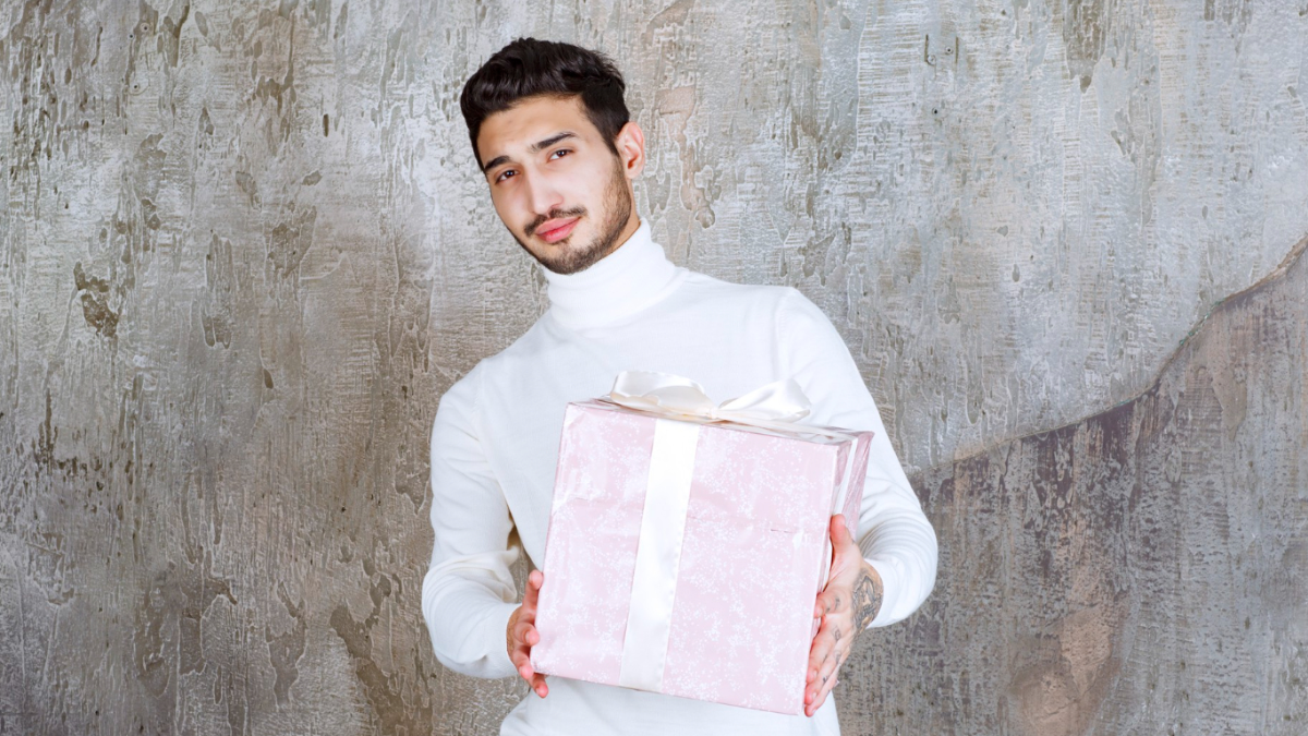 Что подарить парню на 21 год? 30 подарков, которые точно понравятся вашему парню