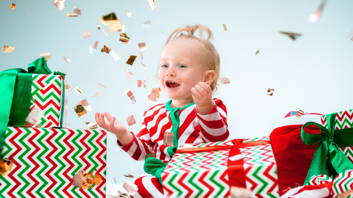Что подарить ребенку на 7 месяцев? 44 подарка для поддержки и развития малыша