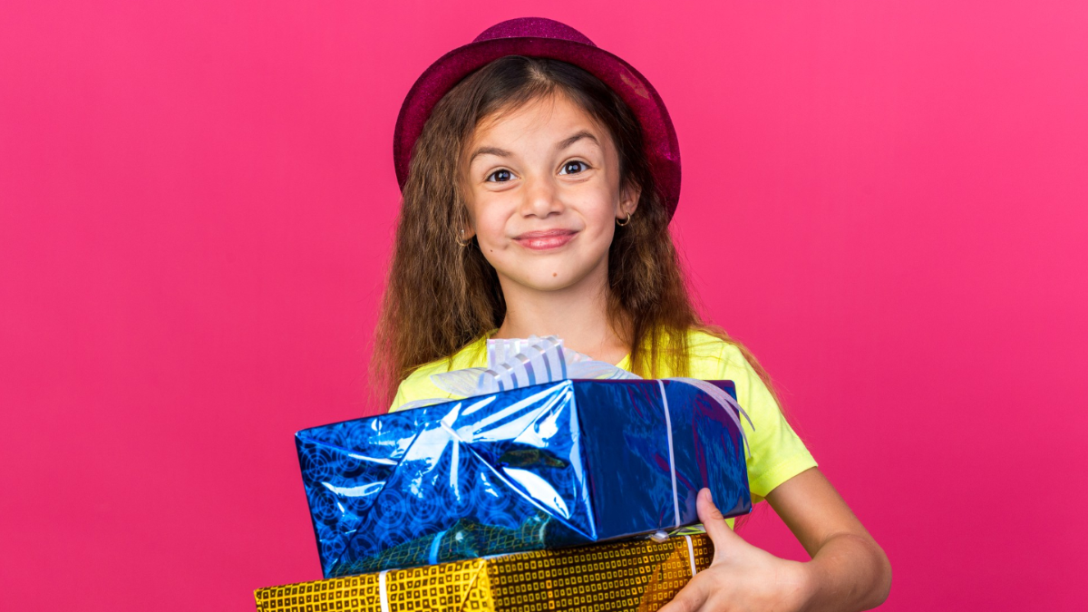 Что подарить дочке на 12 лет? ТОП-48 подарков на день рождения