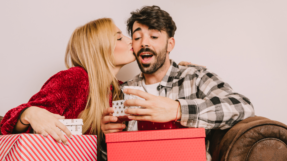 Что подарить мужчине на годовщину отношений? Подборка из 33 идеальных подарков