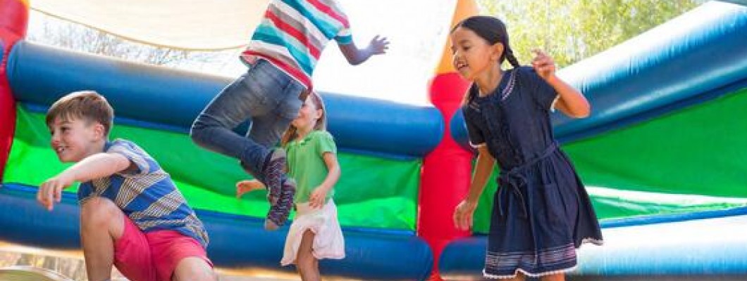 Why Is It Important to Separate Kids of Different Ages on a Bouncy Castle?