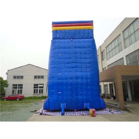 Einflatables Cliff Hanger