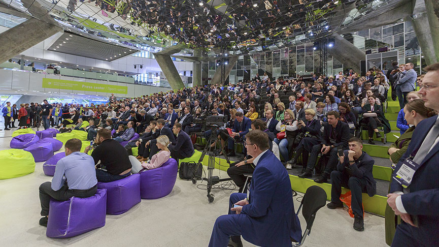 //cdn.optipic.io/site-103425/pressroom/news/summing-up-the-results-of-the-vii-moscow-international-forum-for-innovative-development-open-innovat/сколково_5.jpg