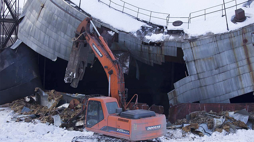 //cdn.optipic.io/site-103425/pressroom/articles/mozhno-li-peremestit-pozharnyy-rezervuar-500-1000-2000-3000-kub-m-na-novoe-mesto/destroy2.jpg
