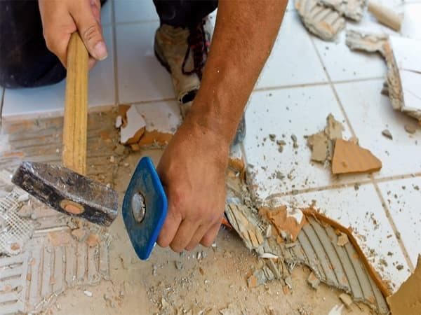 Как снять старую плитку со стены и пола: инструменты, этапы проведения работ, рекомендации