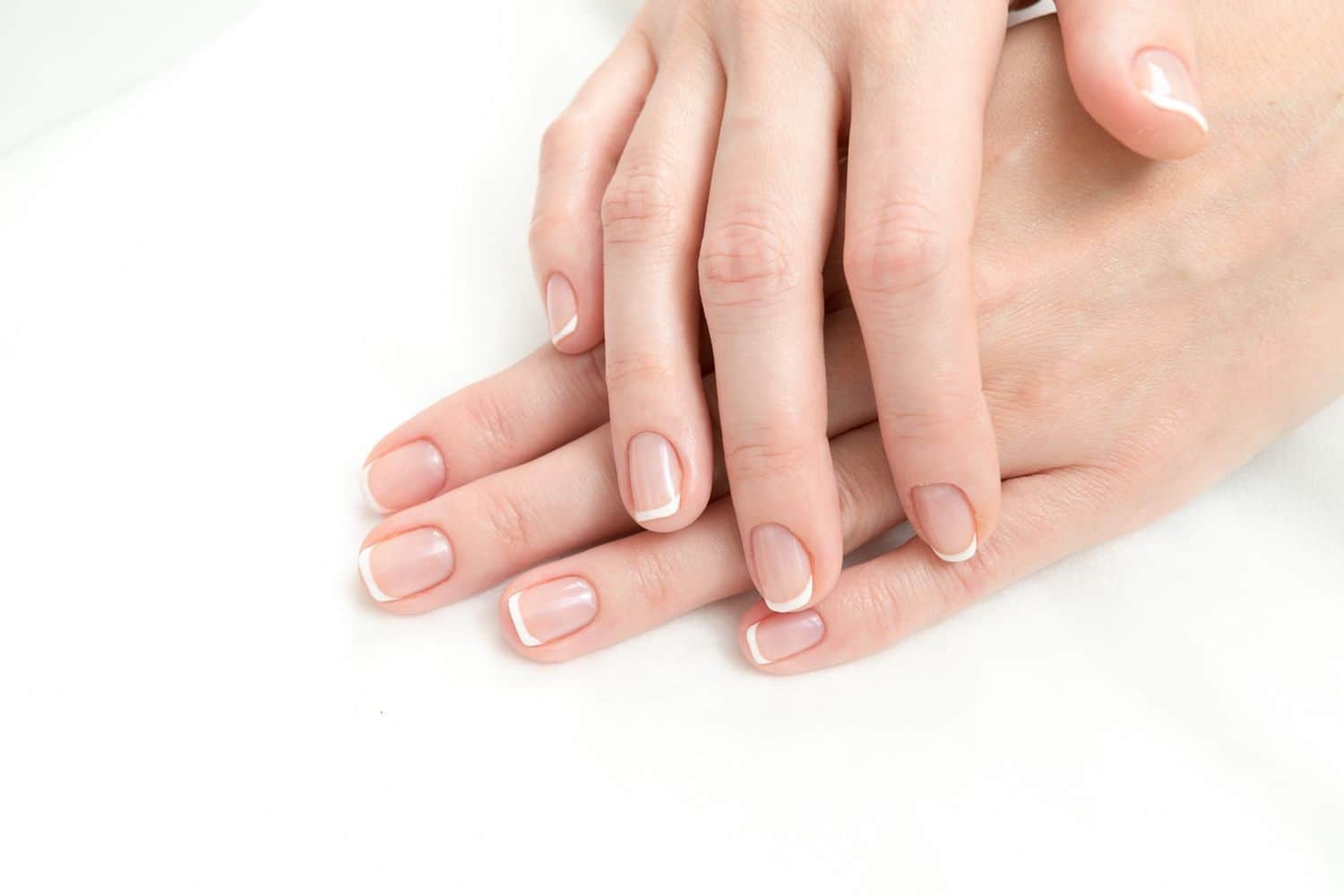 Значение лунок на ногтях для здоровья: важные нюансы