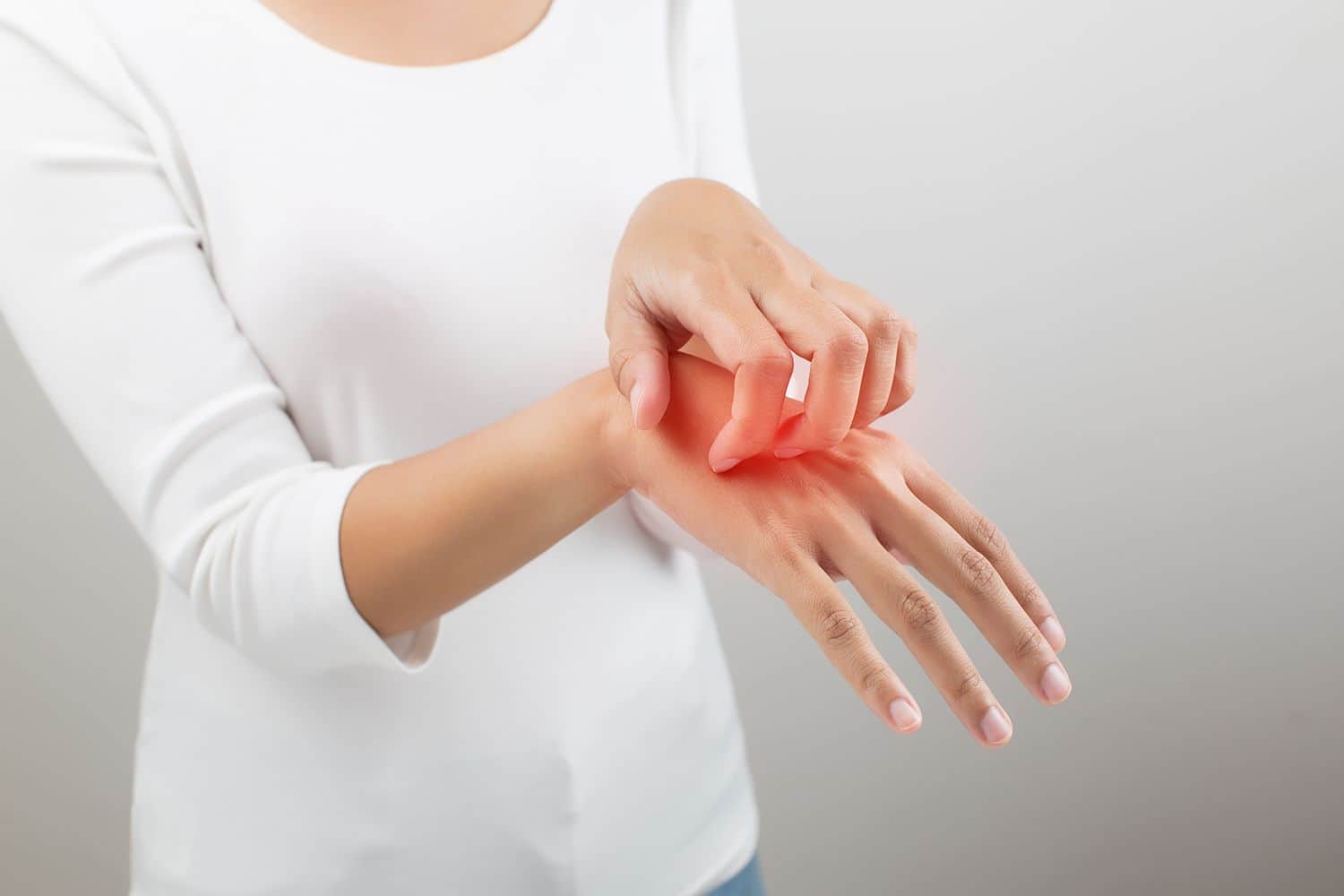5 причин, почему болят ногти после гель-лака