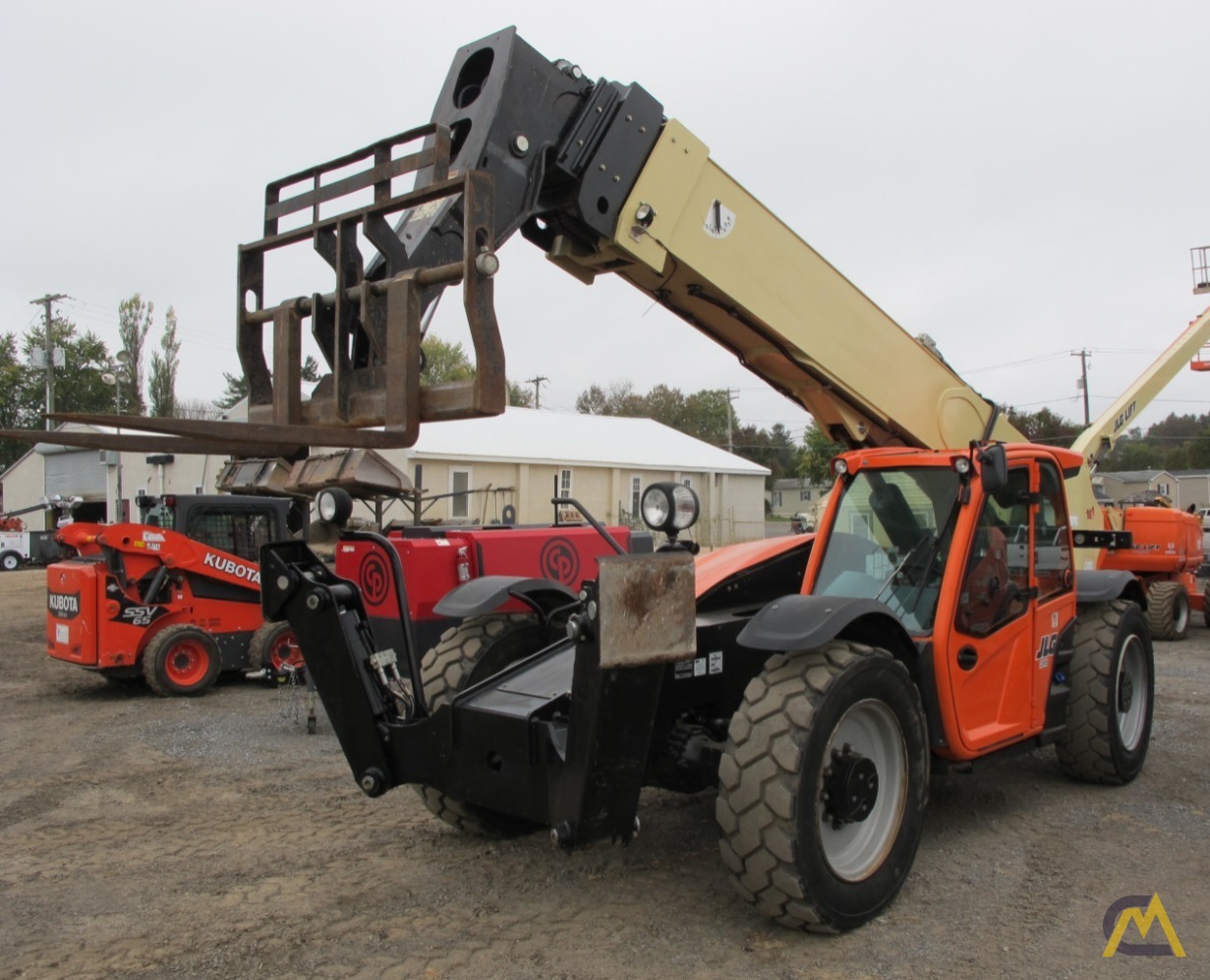 10000 lb telehandler on job site