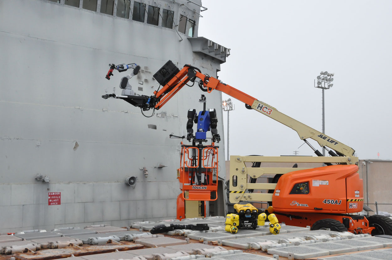 boom lift shipyard