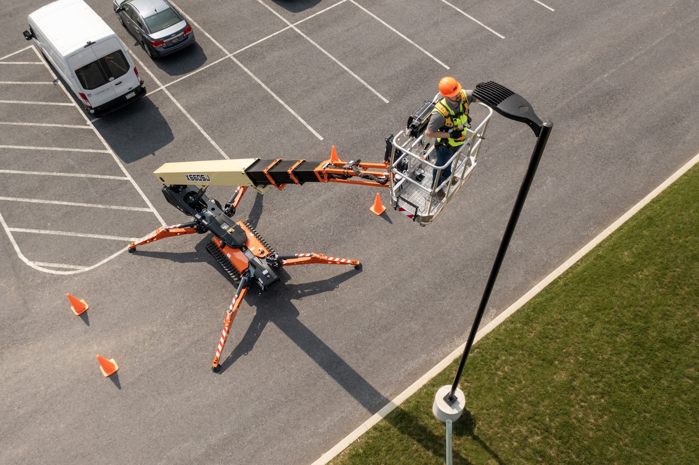 exterior maintenance airport scissor lift