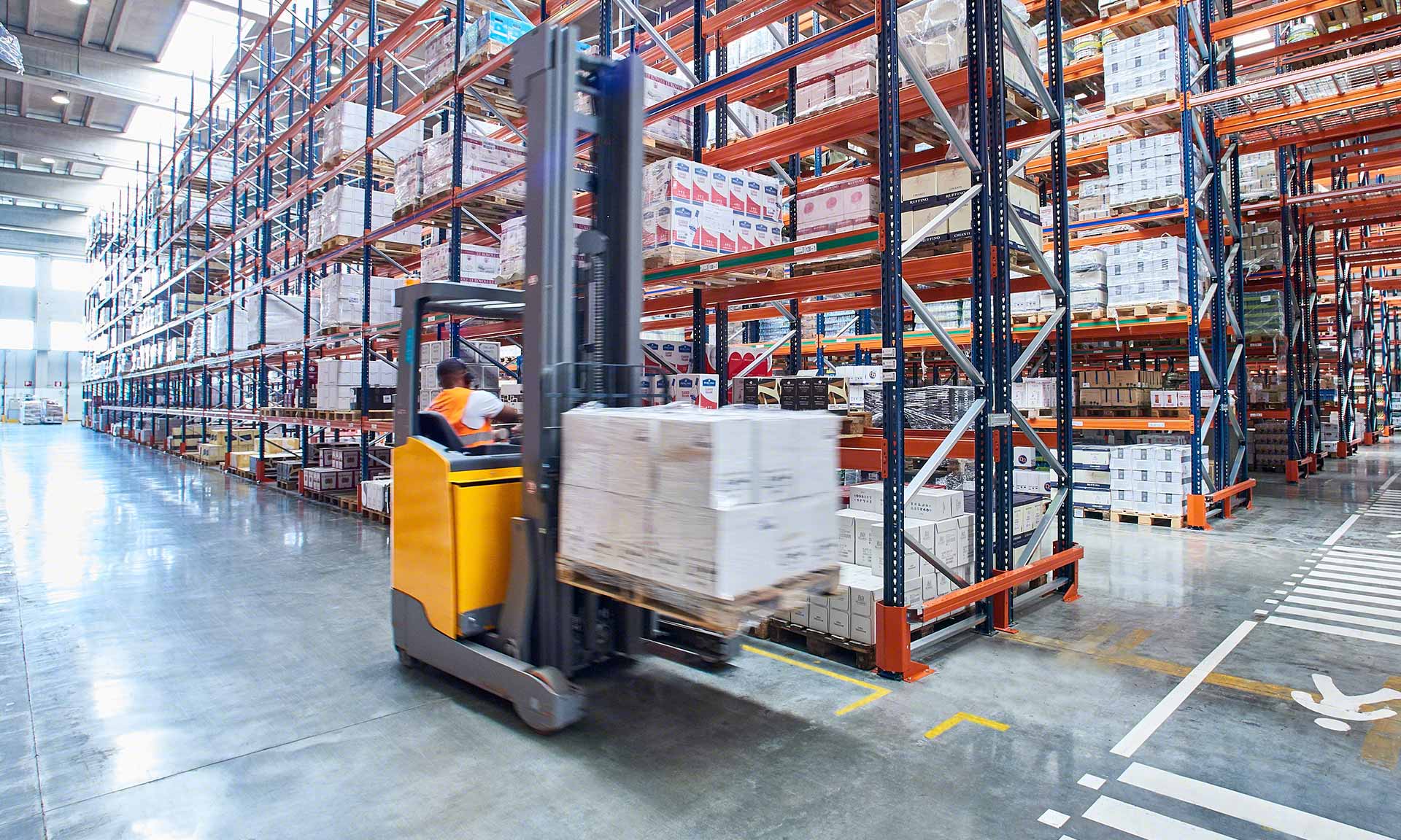 fork lift warehouse