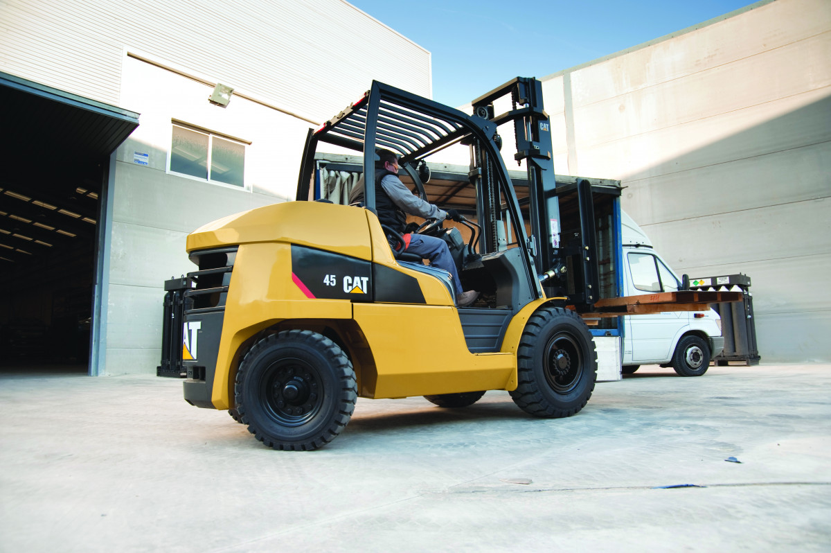 rent forklift la habra