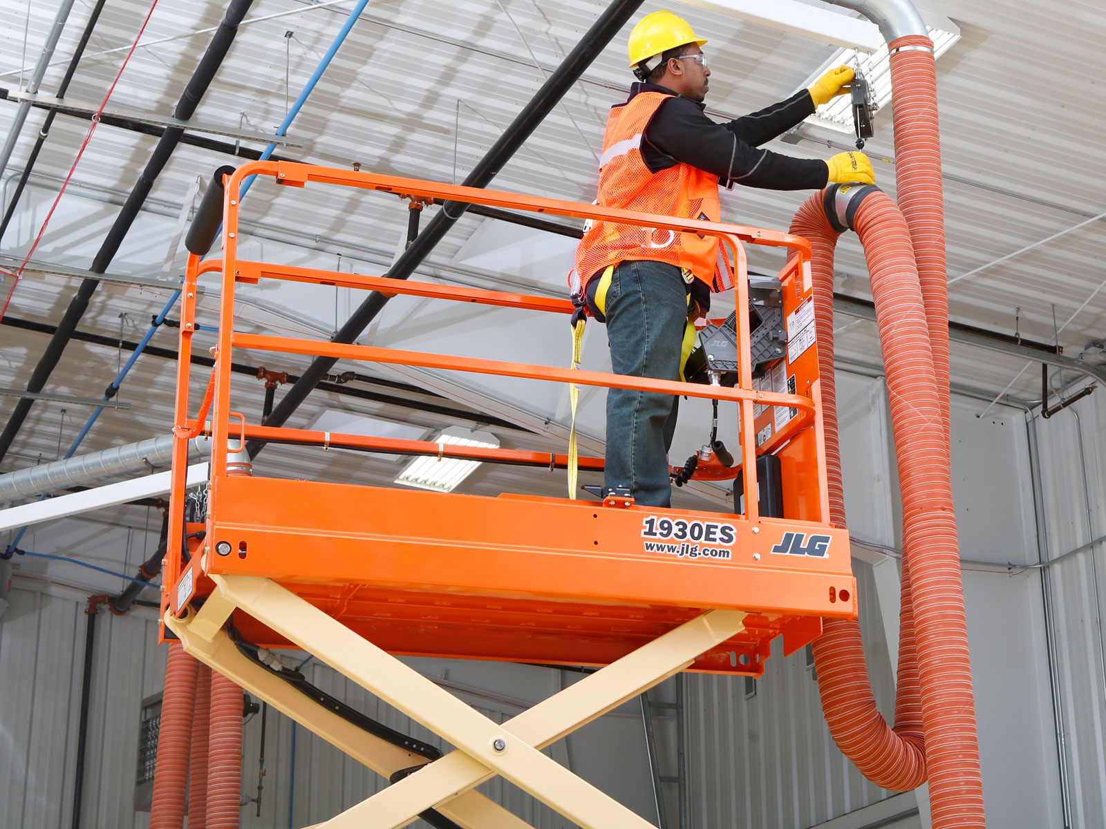 rent scissor lift downtown san diego