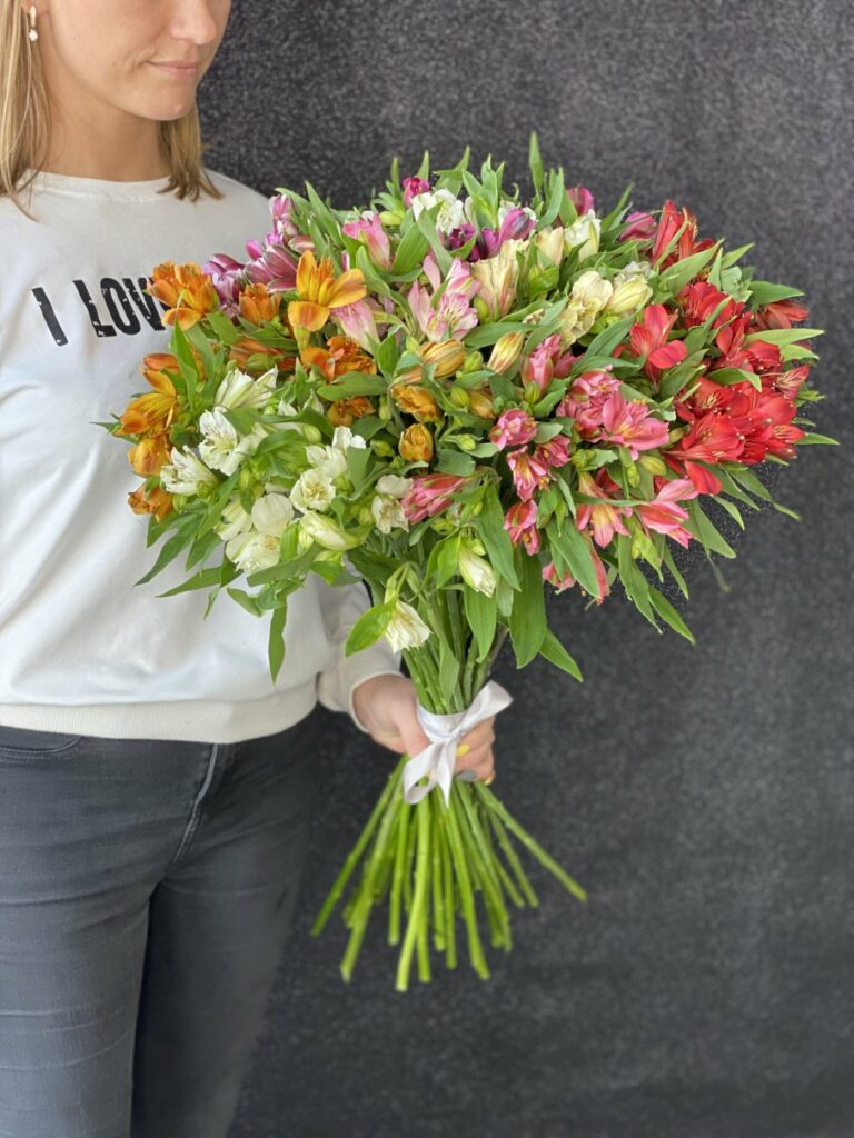 Цветы в Кириши — Салон цветов \"Ромашка\" | Доставка цветов в Киришах