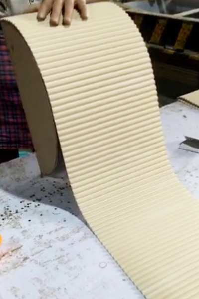 стол своими руками нанесение рельефа