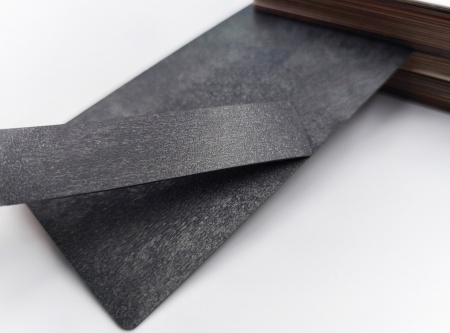 Кромочная лента ПВХ 0,8*22 мм BR161 с плитой ЛДСП 18 мм угольный камень.