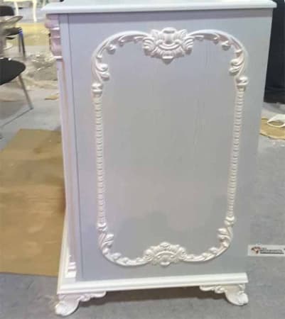 Декоративный элемент SY 12187 на мебели - пример использования.