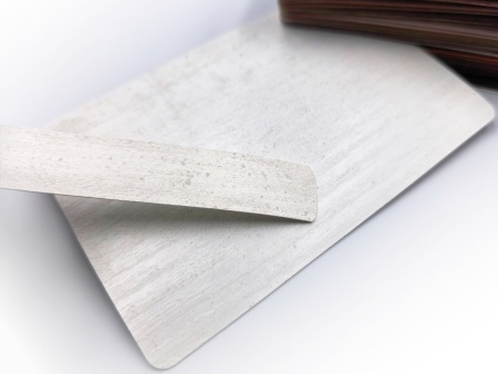 Кромочная лента ПВХ 1,8*35 мм BR146 с плитой ЛДСП 32 мм бетон пайн белый.
