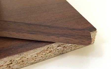 Кромочная лента ПВХ 0,4*19 мм PV4832 с плитой ЛДСП 16 мм темный орех.