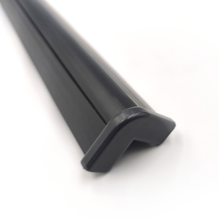 Заглушка SY19070 черная в сборе с торцевым профилем ТН12 ВК122 и угловым профилем УС1 ВК122 черного цвета.