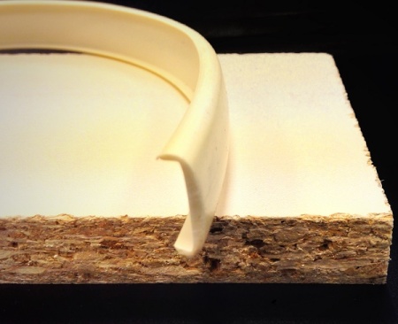 Накладной профиль ПВХ U16 BK1313 с плитой ЛДСП.