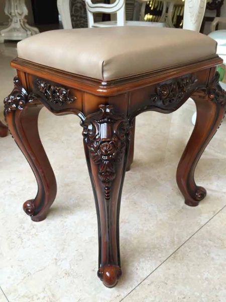 Комплект из ABS-пластика SY 33005 для пуфика - пример использования.